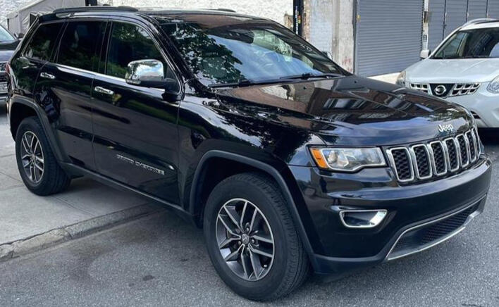 2017 Jeep Grand Cherokee - $21,999